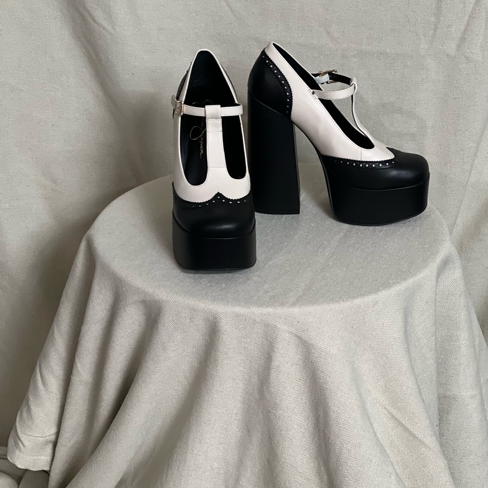 JESSICA SIMPSON Platform Mary Janes Size 7.5